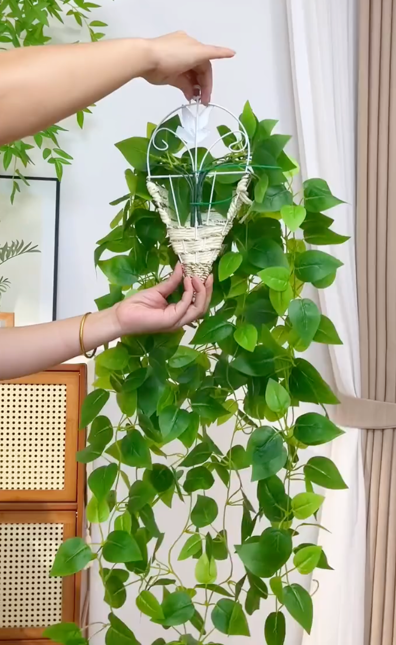 Konstgjorda Hängande Murgröna – Realistiska och Underhållsfria Växter för Dekoration