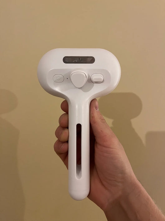 La Brosse Spray – Combattez la mue de printemps en toute simplicité